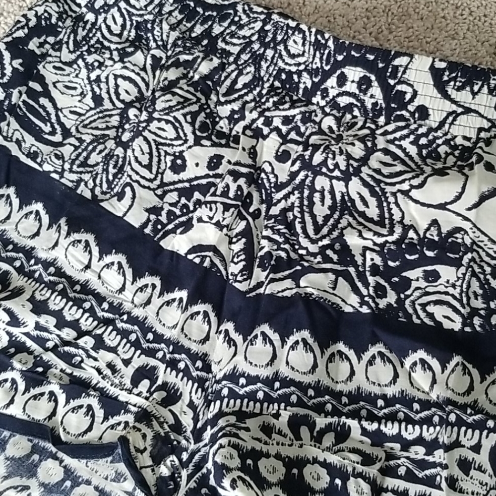 Patterned Shorts - Picture 2 of 3